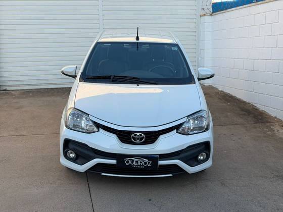 TOYOTA ETIOS 1.5 PLATINUM 16V FLEX 4P AUTOMÁTICO TOYOTA ETIOS 1.5 PLATINUM 16V FLEX 4P AUTOMÁTICO